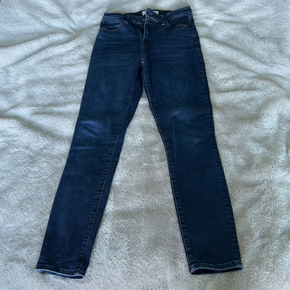 A & F - The Super Skinny High Rise Jean